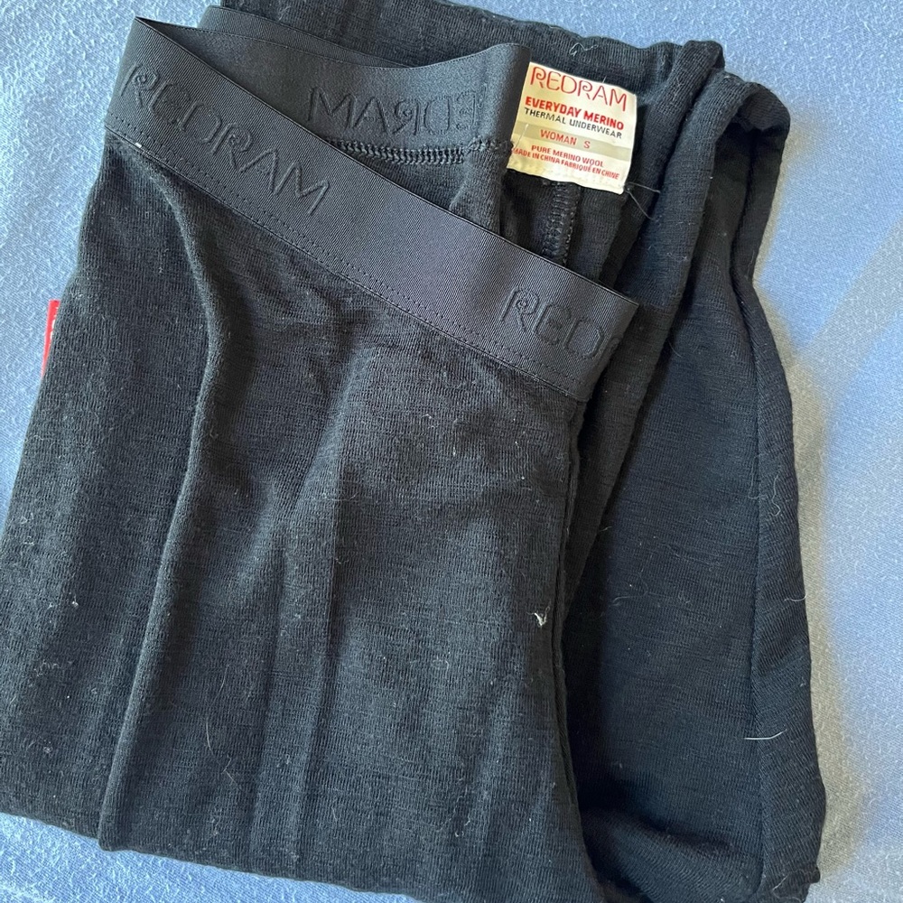 Bundle Icebreaker/ Redram 100% wool leggings & LLBean 100% silk long sleeve